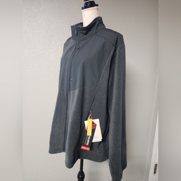 All in Motion - Picture 3 of 15